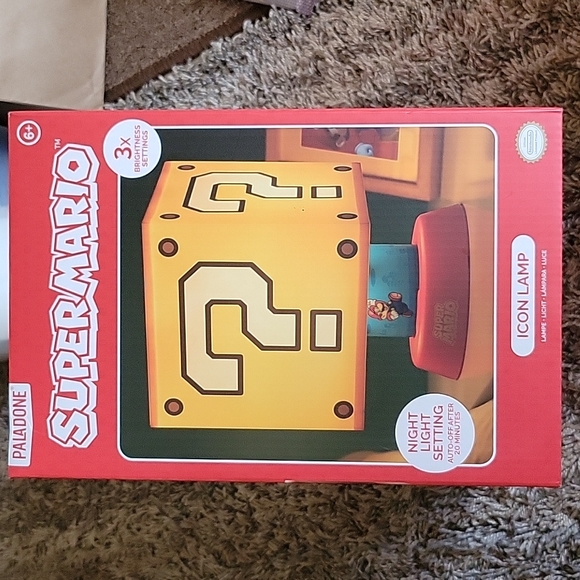 Super Mario Icon Lamp - Picture 1 of 8